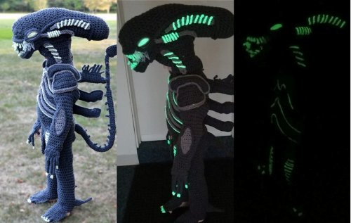 Любительница вязания каждый год вяжет своим детям костюмы на Хэллоуин. Вот какие она связала в этом году (6 фото)