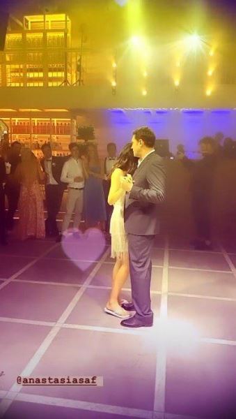 <br />
Выдавать замуж — занятие приятное: Саша Савельева показала видео со свадьбы падчерицы<br />
